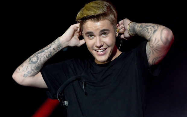 “Estou cansado de ficar me desculpando”, diz Justin Bieber