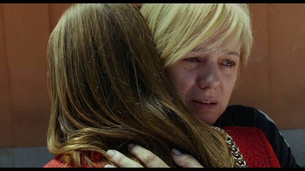 Julieta encontra amiga de infância da filha em cena inédita de drama dirigido por Almodóvar