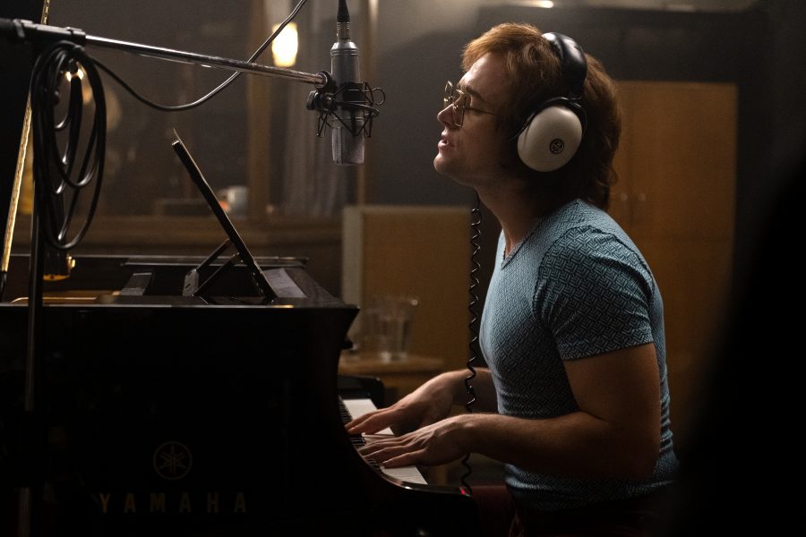 Paramount Pictures divulga novas imagens de Taron Egerton como Elton John em ‘Rocketman’