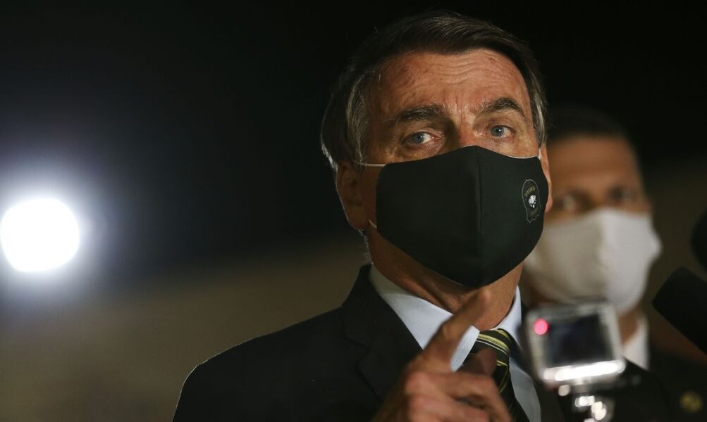 Bolsonaro fala em reabertura “responsável” da economia durante pandemia