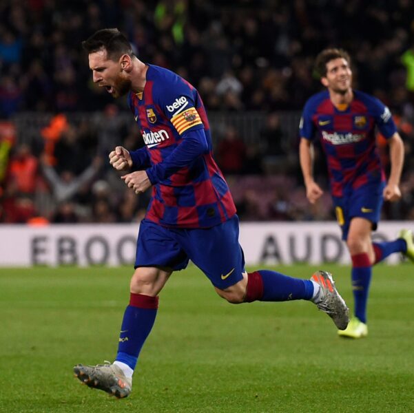 Messi faz três na vitória sobre o Celta e Barcelona é líder do Espanhol