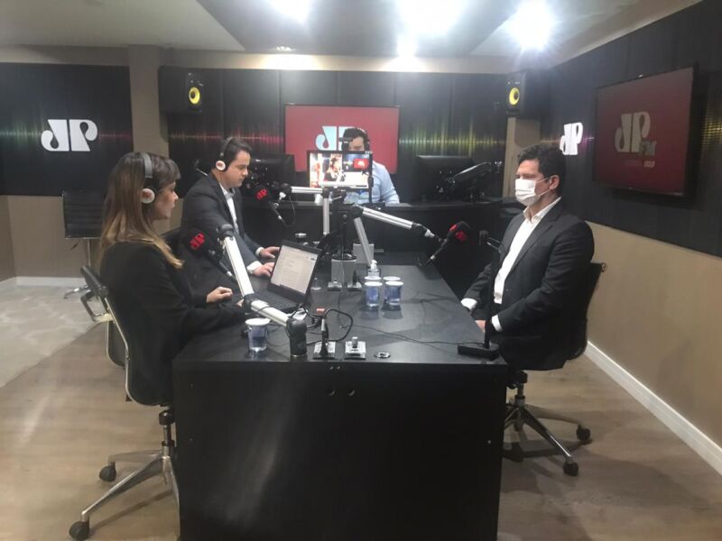 Ex-ministro Sergio Moro é entrevistado no Grupo RIC; veja ao vivo