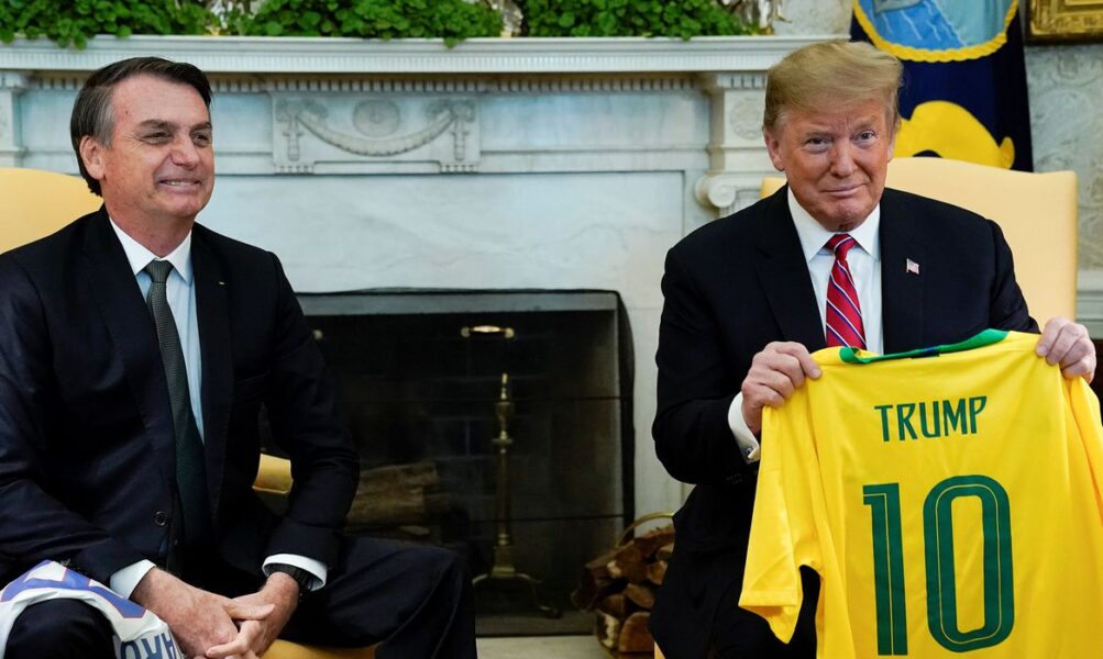 Bolsonaro ameaça retirar Brasil da OMS