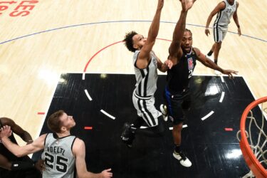 Kawhi brilha e Clippers acabam com invencibilidade dos Spurs na NBA