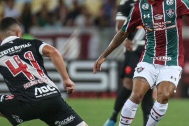 Fluminense luta, mas não sai do zero contra o Vasco