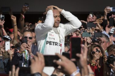 Veja as imagens da comemoração do sexto título de Lewis Hamilton na Fórmula 1!