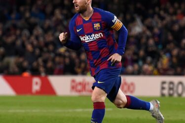 Após goleada, técnico do Barcelona afirma: “É impossível não depender de Messi”