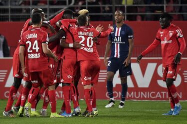 Dijon vence Paris Saint-Germain de virada pelo Campeonato Francês