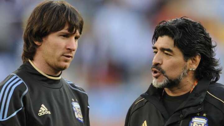 Messi posta foto com Maradona e deseja rápida recuperação ao ídolo argentino