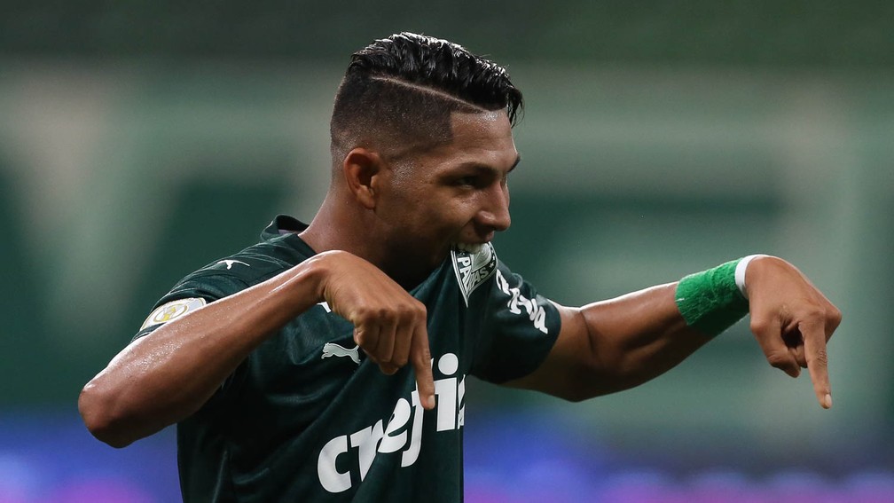 Rony renova o contrato com o Palmeiras até o fim de 2025
