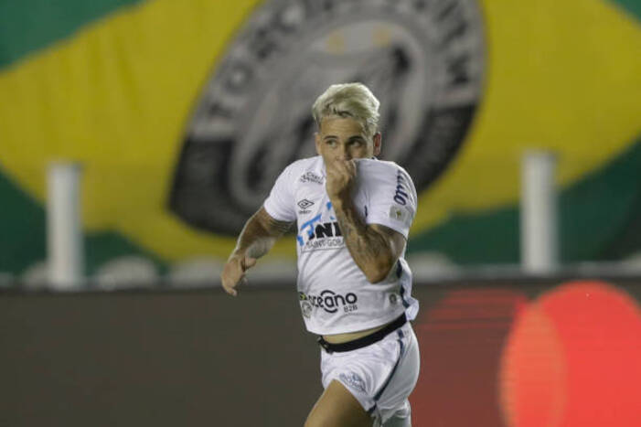 Huachipato notifica a Fifa, e Santos está livre para contratar jogadores