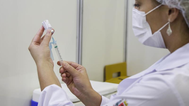 Dose de reforço: Cascavel vacina idosos com 60 anos ou mais na sexta-feira (29)