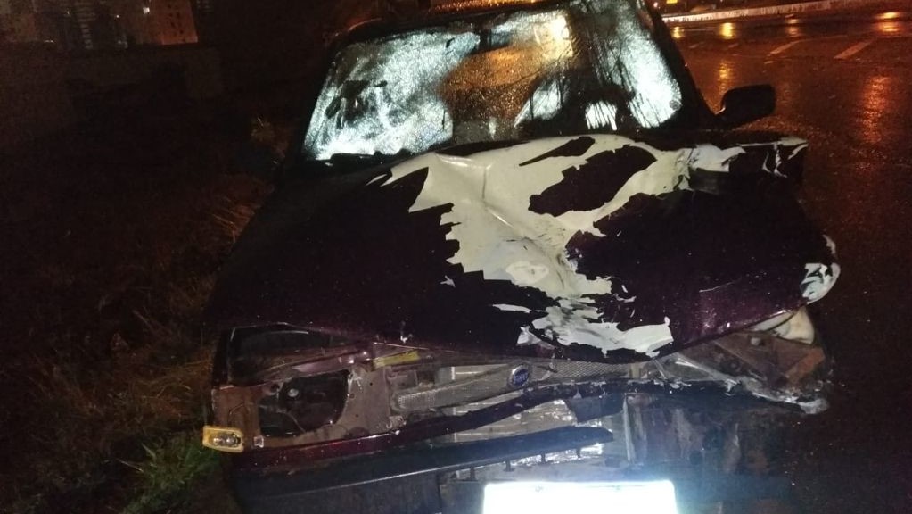 Homem de 24 anos fica ferido ao bater na traseira de outro carro na PR-445, em Londrina