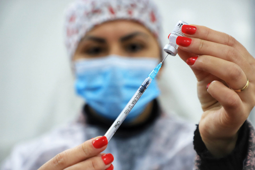 No Paraná, mais de 7 milhões de pessoas já iniciaram a imunização contra a Covid-19