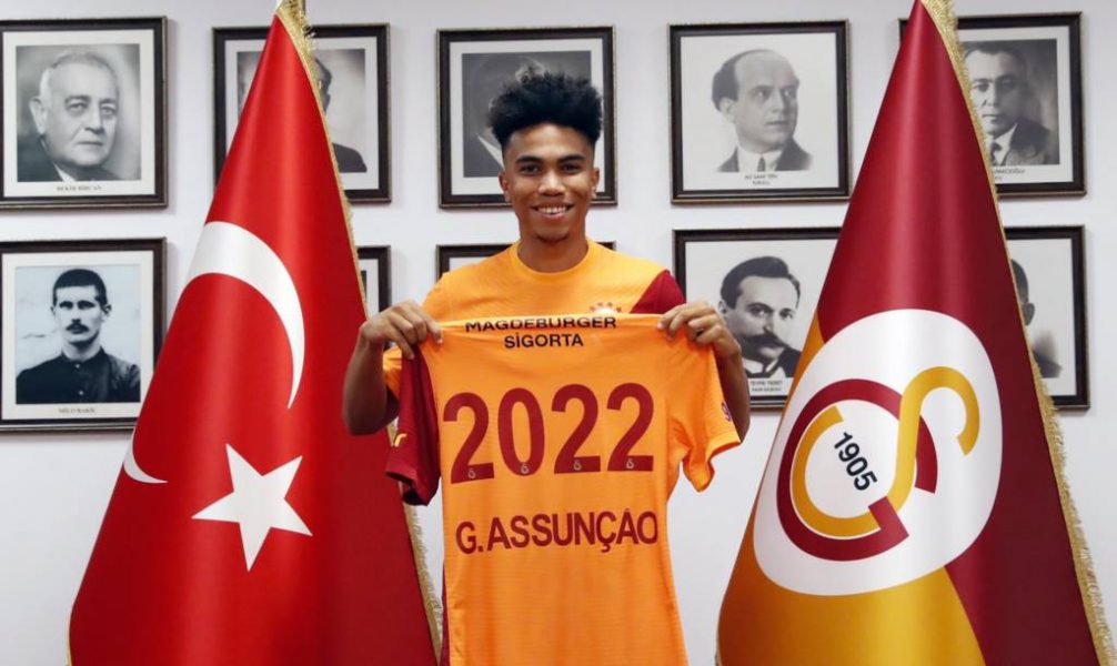 Com passagem pelo Sub-17 do São Paulo, Gustavo Assunção é anunciado pelo Galatasaray
