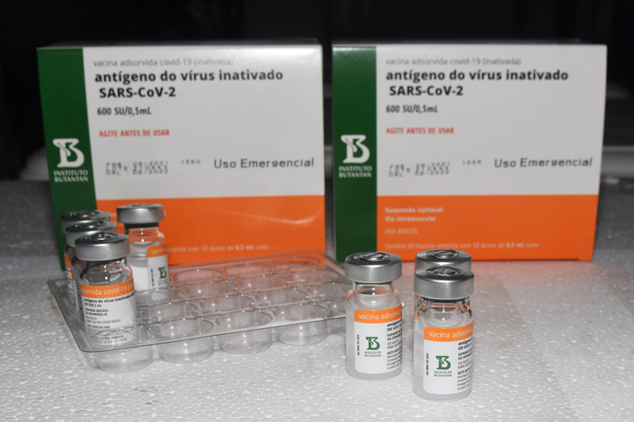 Lote de vacinas da Coronavac que chegaria ao Paraná retorna a São Paulo por determinação da Anvisa