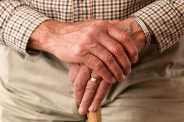 Lar de idosos enfrenta surto e 10 moradores testam positivo para Covid-19