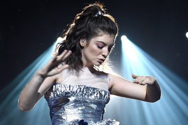 Lorde explica cancelamento de sua performance no VMA 2021 “não seria o que sonhei”