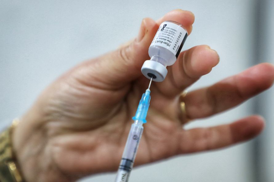 Maringá vacina gestantes maiores de 17 anos nesta segunda-feira