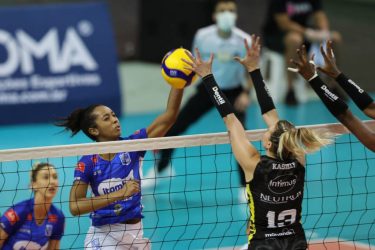 Praia Clube vence o Minas e conquista a Supercopa feminina de vôlei