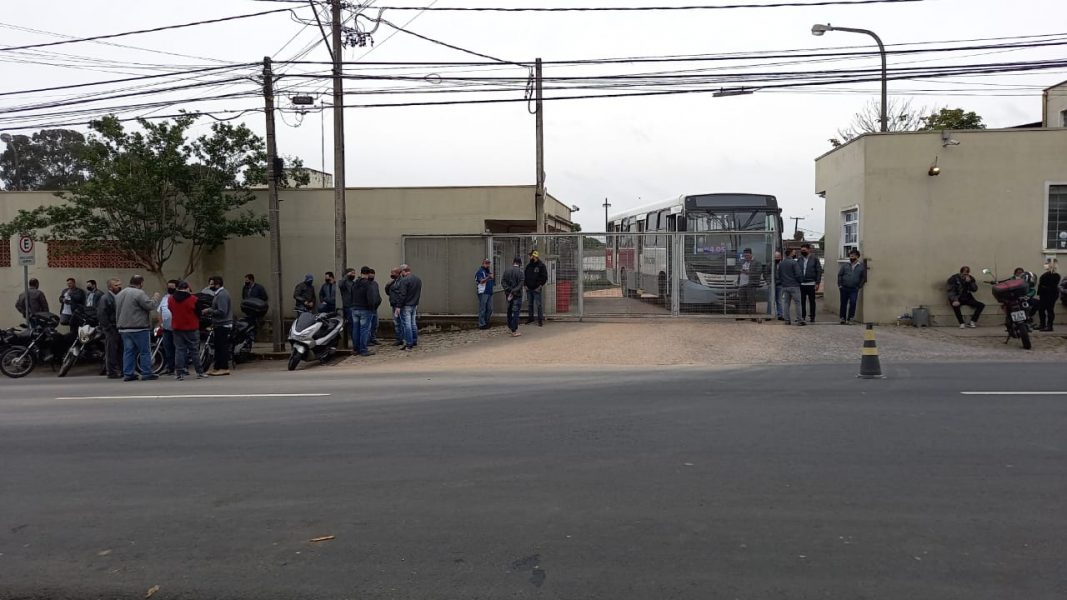 Funcionários do transporte coletivo encerram greve em São José dos Pinhais