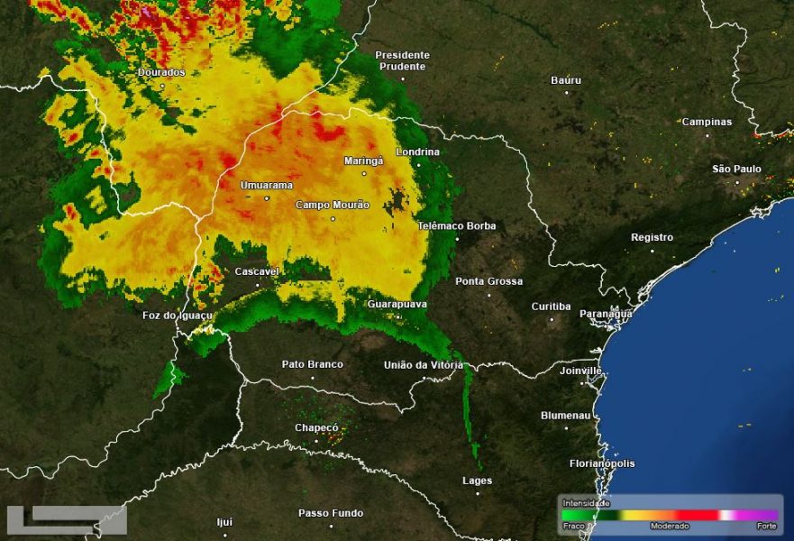 Chuva avança pelo Paraná nesta quinta-feira (14); Palotina registrou ventos de 101 km/h
