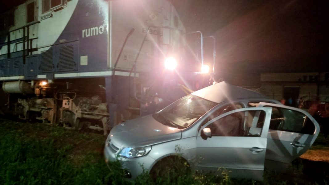 Mãe e criança morrem após serem atingidas por trem em Rolândia (PR)