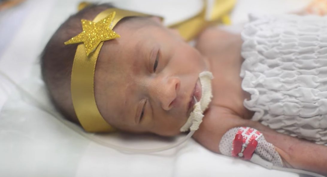Vídeo: Hospital emociona ao vestir bebês com o tema de presépio em Curitiba