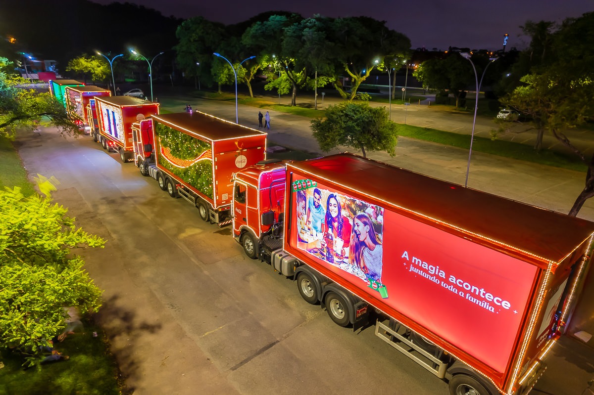 Caravana de Natal da Coca-Cola passa por Grande Curitiba nesta sexta (9);  veja regiões - RIC Mais