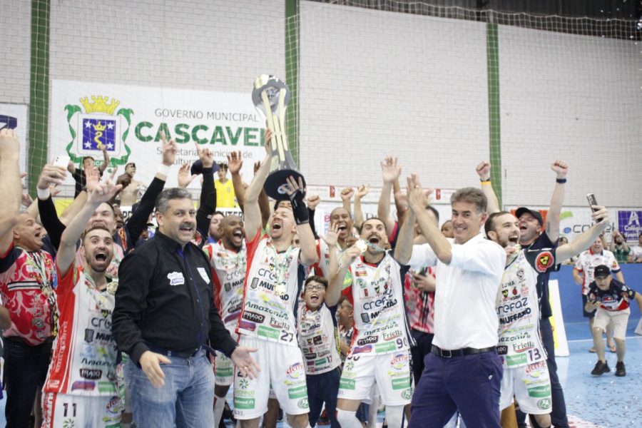 Cascavel Futsal vence de virada e é heptacampeão paranaense