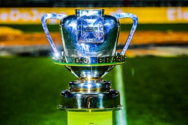 Atlético-MG e Athletico-PR decidem Copa do Brasil nesta quarta (15)