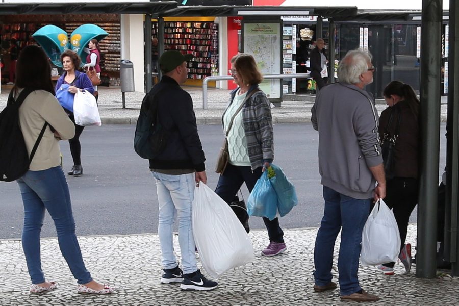Curitiba pode dar incentivo fiscal a quem deixar de fornecer sacolas plásticas