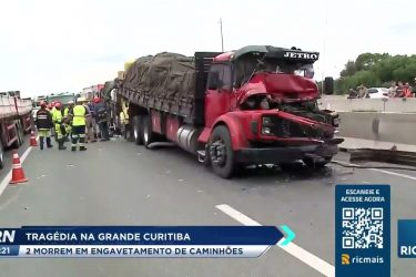 Tragédia na grande Curitiba: 2 morrem em engavetamento de caminhões