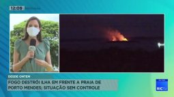 Fogo destrói ilha em frente a praia de Porto Mendes; situação sem controle