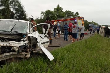 Acidente com quatro veículos causa lentidão na BR-476, em São Mateus do Sul
