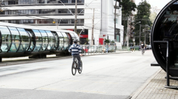 Projeto defende orçamento para ‘transbikes’ e bicicletários em Curitiba