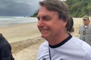Bolsonaro deve visitar Guaratuba neste sábado (1º), diz PM