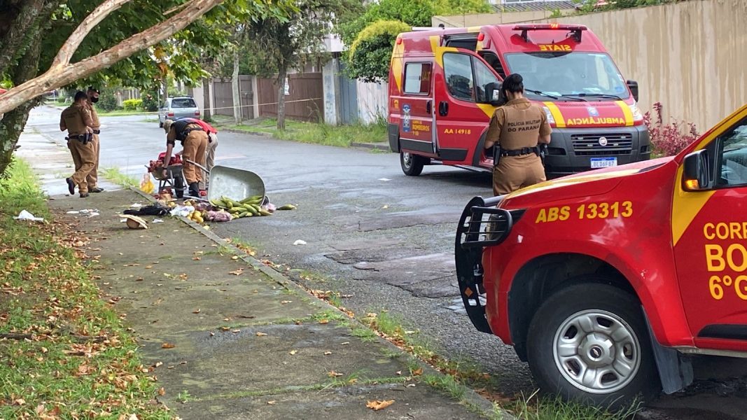Vendedores de frutas são baleados em rua de Curitiba; um morreu e outro ficou ferido