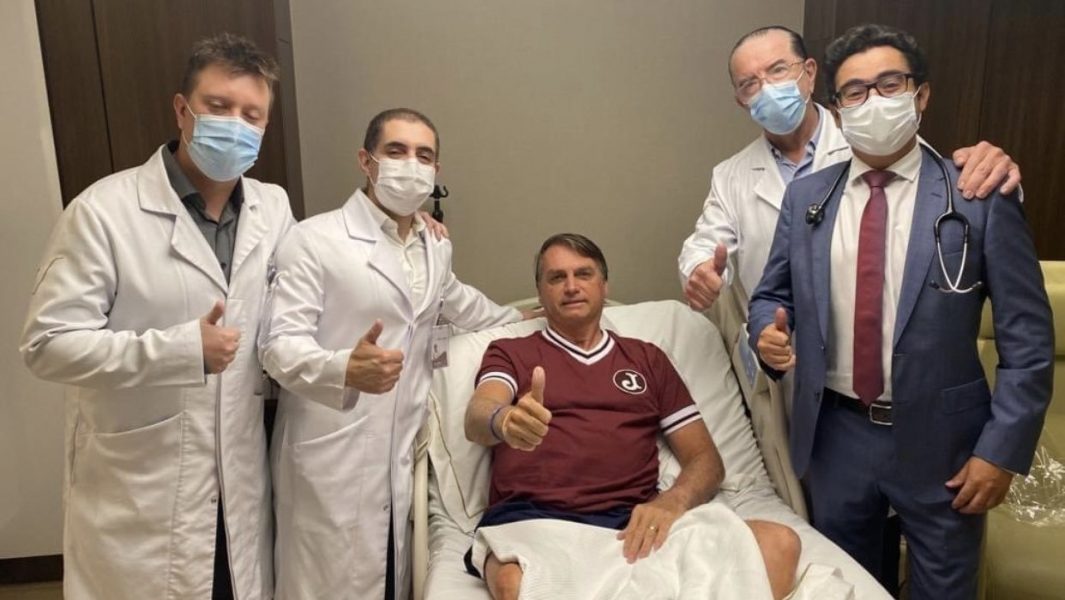 Bolsonaro anuncia alta hospitalar após obstrução intestinal
