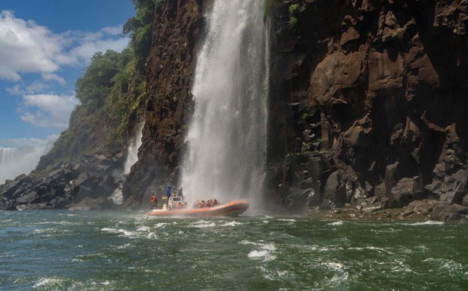 Parque Nacional do Iguaçu completa 83 anos e recebe alerta para passeio próximo às quedas d’água