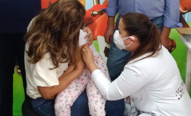Mais de 20 mil crianças já foram vacinadas contra a Covid-19 em Londrina