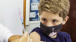 Curitiba suspende vacinação infantil contra a Covid-19 nesta sexta-feira (28)