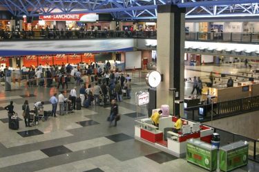 Aeroporto Afonso Pena volta a ter voos internacionais