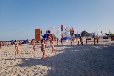 Arena Mundo RIC: tem sol, tem praia e muita diversão no litoral