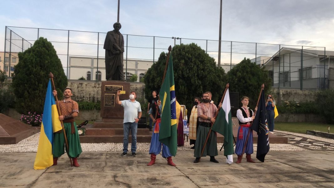 Maior comunidade ucraniana no Brasil, Prudentópolis termina dia com missa e oração