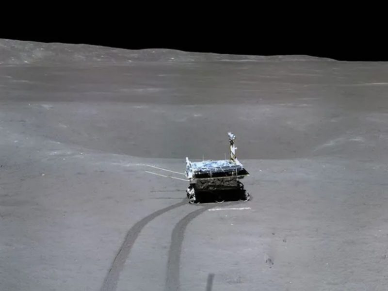 Robô encontra “bolinhas de gude” na lua; veja as fotos