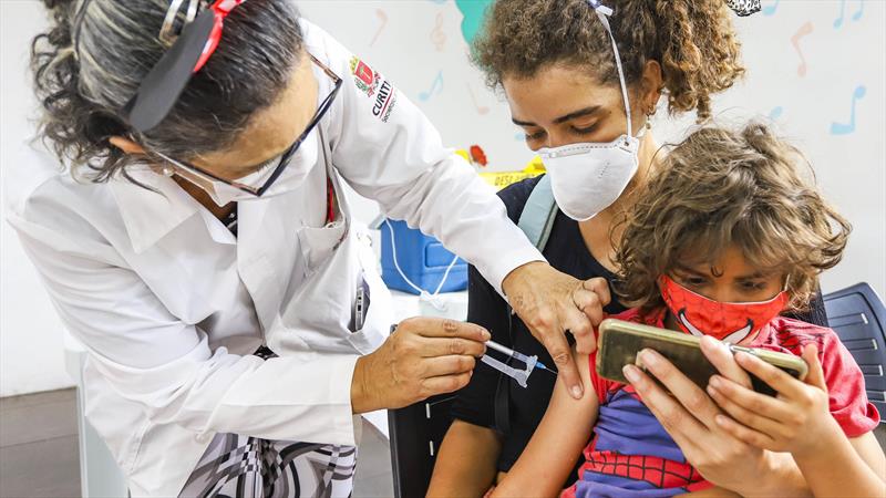 2° dose, reforço e repescagem: confira o cronograma de vacinação em Curitiba