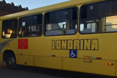 Homem tenta assaltar ônibus de Londrina e é amarrado pelos passageiros