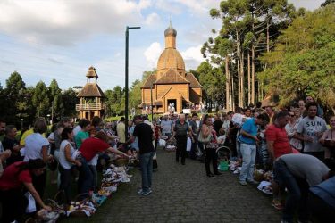 Comunidades ucraniana e polonesa realizam bênção dos alimentos no sábado (15)