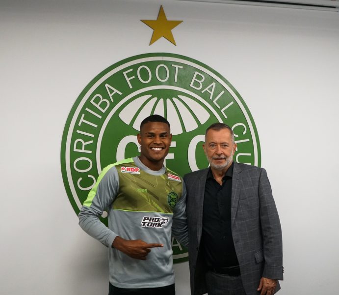 Coritiba anuncia o lateral-direito Nathan, emprestado pelo São Paulo